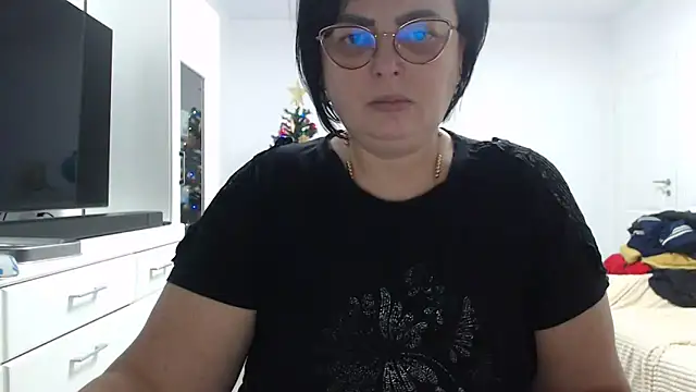 Amandamuller1982 online show from December 15, 6:36 pm