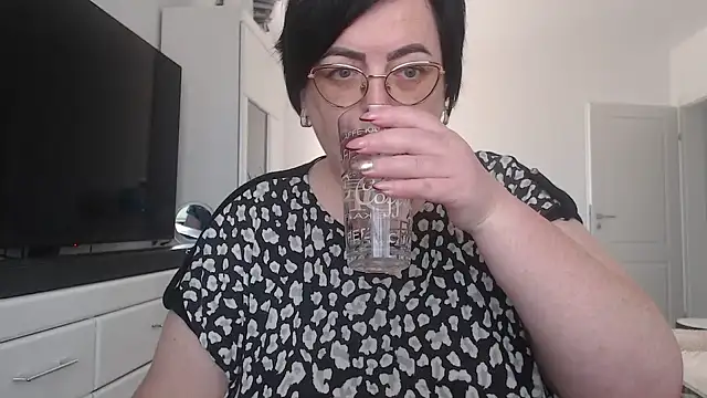 Amandamuller1982 online show from April 28, 7:13 am