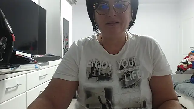 Snapshot of Amandamuller1982 chatting on October 27, 8:21 pm Amandamuller1982 online show from October 27, 8:21 pm