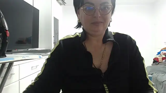 Snapshot of Amandamuller1982 chatting on November 11, 2:17 am Amandamuller1982 online show from November 11, 2:17 am