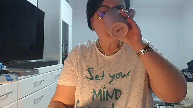 Amandamuller1982 online show from April 7, 7:48 pm