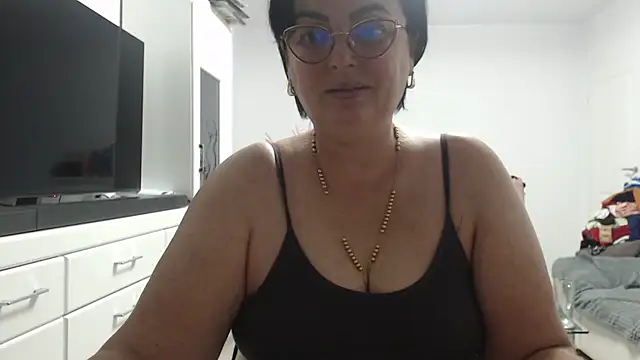 Snapshot of Amandamuller1982 chatting on November 1, 8:03 pm Amandamuller1982 online show from November 1, 8:03 pm