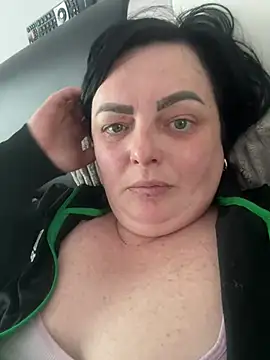 Amandamuller1982 online show from February 25, 2:15 pm