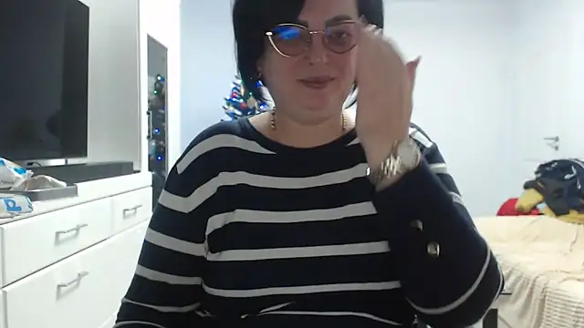 Amandamuller1982 online show from December 16, 7:40 pm