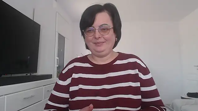 Amandamuller1982 online show from March 10, 9:45 am