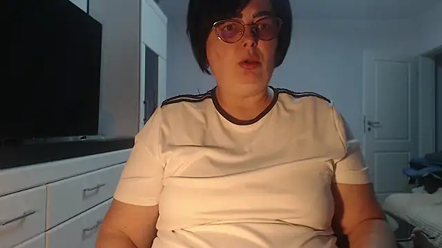 Amandamuller1982 online show from April 21, 4:24 pm