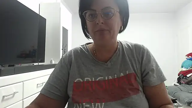 Amandamuller1982 online show from September 23, 8:27 pm
