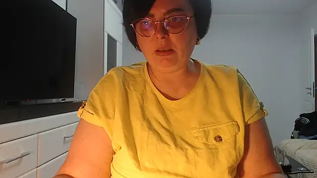 Amandamuller1982 online show from April 13, 5:28 pm