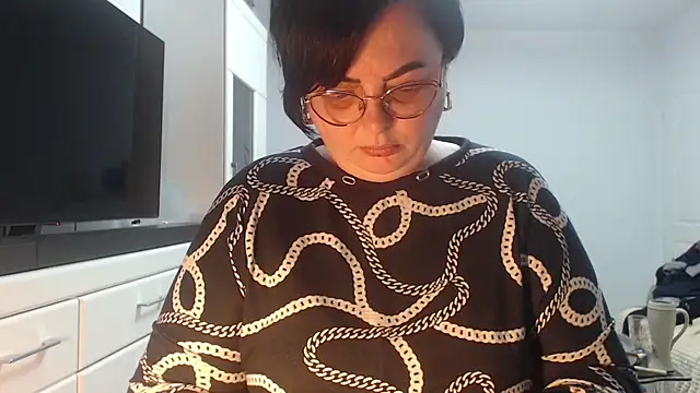 Amandamuller1982 online show from April 17, 8:00 pm