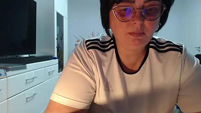 Amandamuller1982 online show from February 15, 10:20 pm