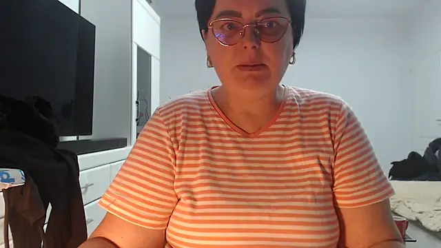 Amandamuller1982 online show from March 31, 7:38 pm