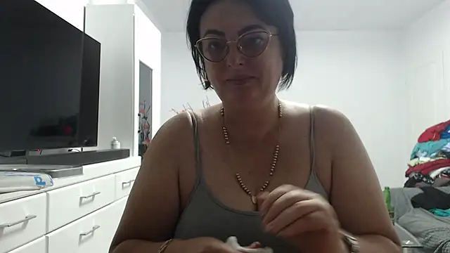 Amandamuller1982 online show from September 11, 9:15 pm