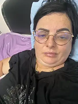 Amandamuller1982 online show from September 22, 9:10 pm