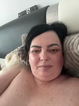 Amandamuller1982 online show from February 17, 7:37 am