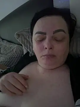 Amandamuller1982 online show from March 12, 4:41 am