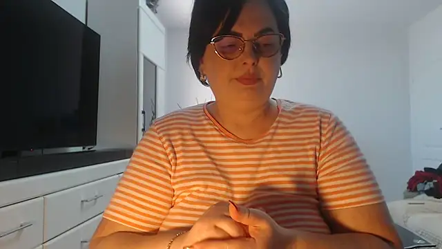 Amandamuller1982 online show from April 24, 7:21 am