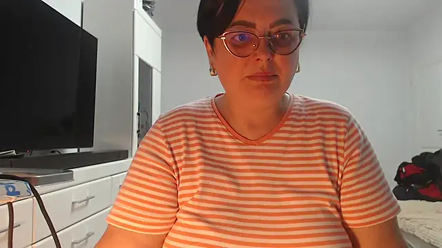 Amandamuller1982 online show from March 30, 8:43 pm