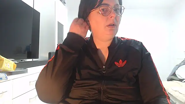 Amandamuller1982 online show from March 18, 10:10 pm