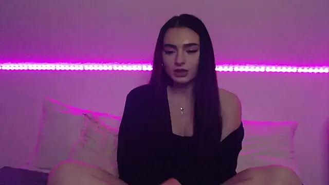 Snapshot of AdelinaAlia chatting on February 17, 7:33 pm AdelinaAlia online show from February 17, 7:33 pm