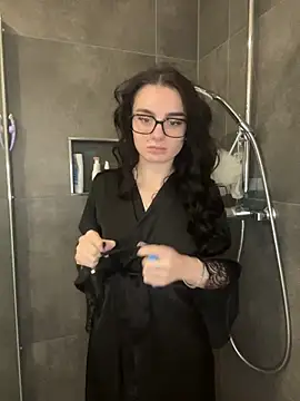 Snapshot of AdelinaAlia chatting on December 2, 11:01 am AdelinaAlia online show from December 2, 11:01 am