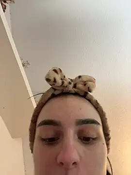 AdelinaAlia online show from April 15, 10:43 am