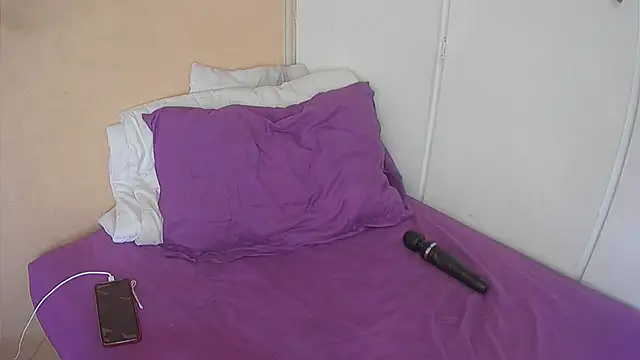 Snapshot of SexyEbonySlender chatting on March 11, 9:24 am SexyEbonySlender online show from March 11, 9:24 am
