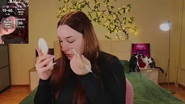 CookyDaisy online show from April 14, 9:31 pm