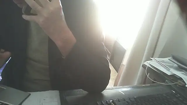 shyfrenchcock1 online show from March 24, 1:33 pm