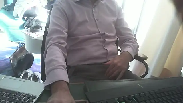 shyfrenchcock1 online show from November 10, 10:53 am