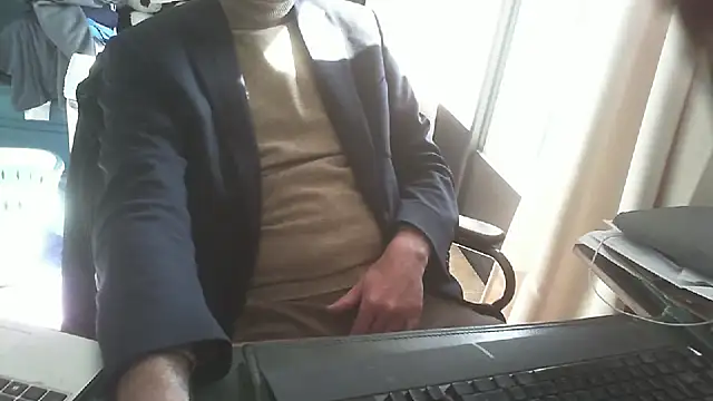 shyfrenchcock1 online show from March 23, 9:31 am