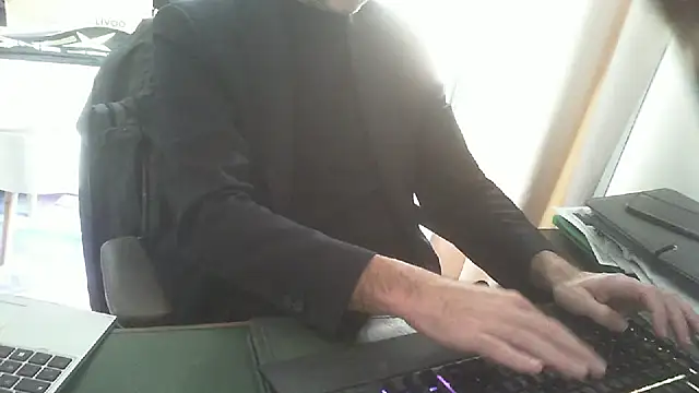 Snapshot of shyfrenchcock1 chatting on February 20, 3:03 pm shyfrenchcock1 online show from February 20, 3:03 pm