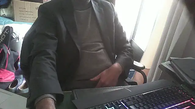 Snapshot of shyfrenchcock1 chatting on February 5, 1:07 pm shyfrenchcock1 online show from February 5, 1:07 pm