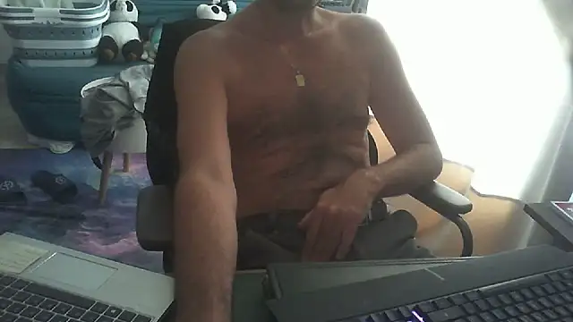 Snapshot of shyfrenchcock1 chatting on July 8, 1:23 pm shyfrenchcock1 online show from July 8, 1:23 pm
