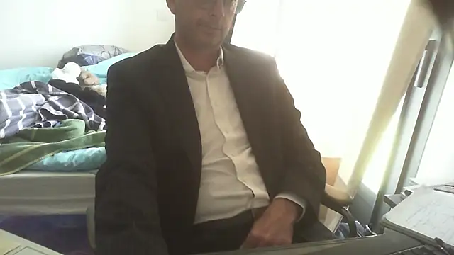 shyfrenchcock1 online show from May 26, 12:25 pm
