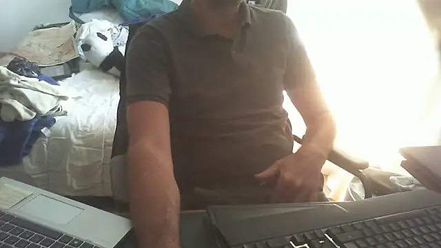Snapshot of shyfrenchcock1 chatting on July 17, 9:17 am shyfrenchcock1 online show from July 17, 9:17 am