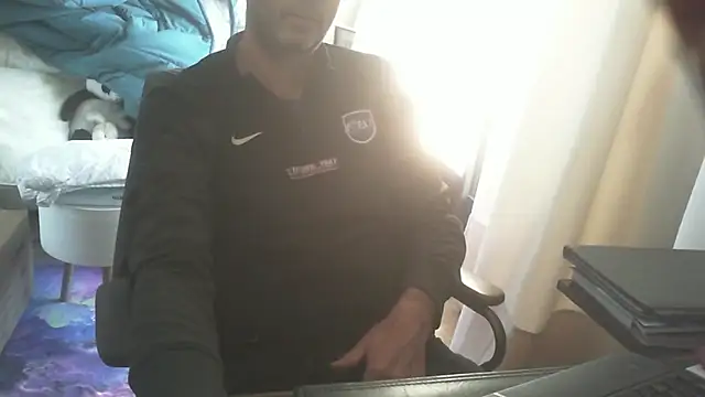 shyfrenchcock1 online show from November 29, 2:28 pm