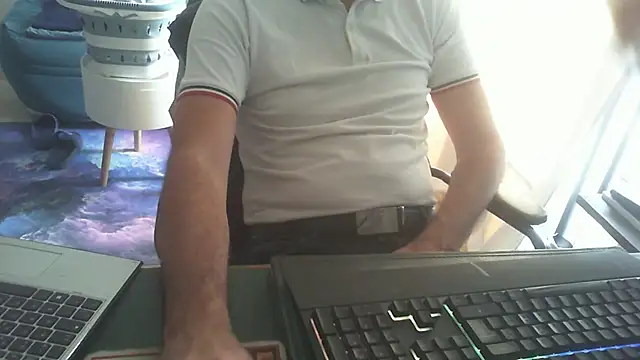 shyfrenchcock1 online show from June 2, 8:58 am