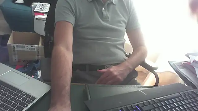 Snapshot of shyfrenchcock1 chatting on October 6, 8:15 am shyfrenchcock1 online show from October 6, 8:15 am