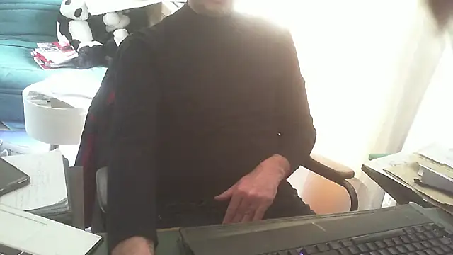 shyfrenchcock1 online show from March 10, 2:32 pm