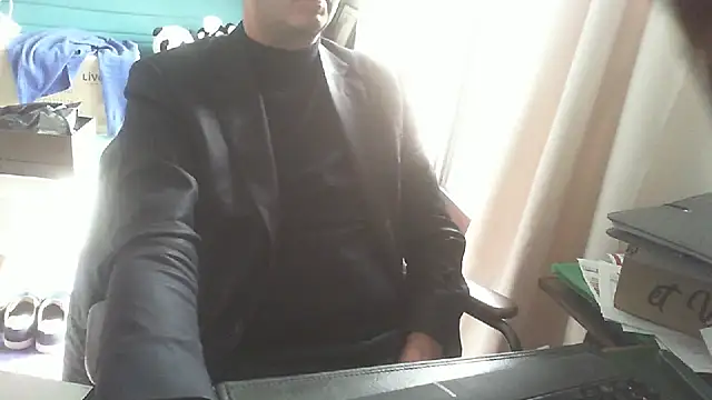 Snapshot of shyfrenchcock1 chatting on January 19, 9:02 am shyfrenchcock1 online show from January 19, 9:02 am