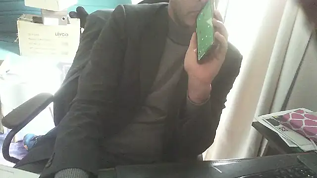 Snapshot of shyfrenchcock1 chatting on February 13, 10:26 am shyfrenchcock1 online show from February 13, 10:26 am