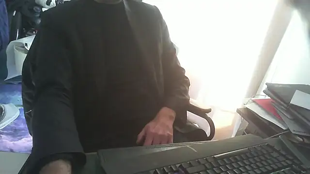 shyfrenchcock1 online show from March 30, 8:27 am