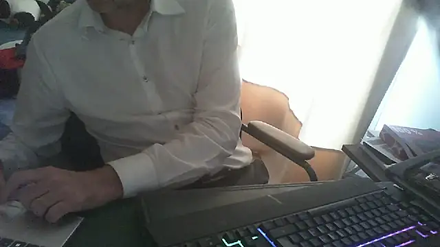 Snapshot of shyfrenchcock1 chatting on June 11, 12:57 pm shyfrenchcock1 online show from June 11, 12:57 pm