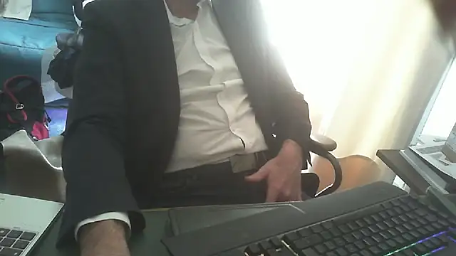 shyfrenchcock1 online show from April 17, 11:57 am