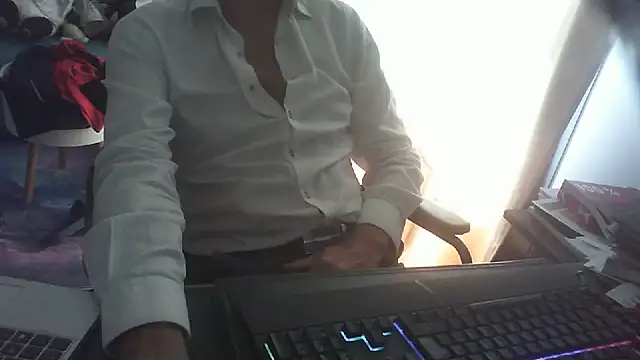 Snapshot of shyfrenchcock1 chatting on June 12, 9:07 am shyfrenchcock1 online show from June 12, 9:07 am