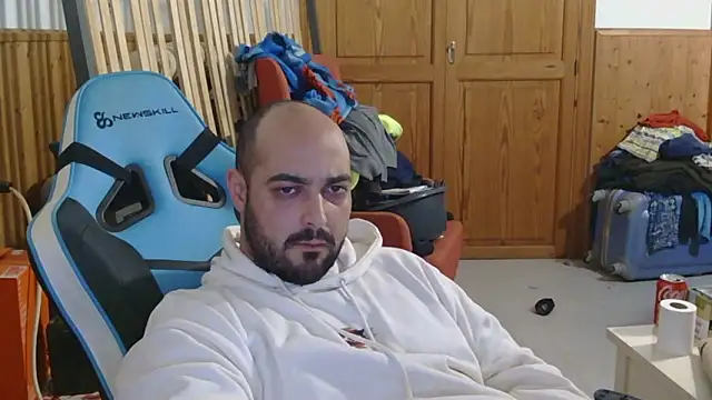 chicomallorca96 online show from February 2, 7:02 pm