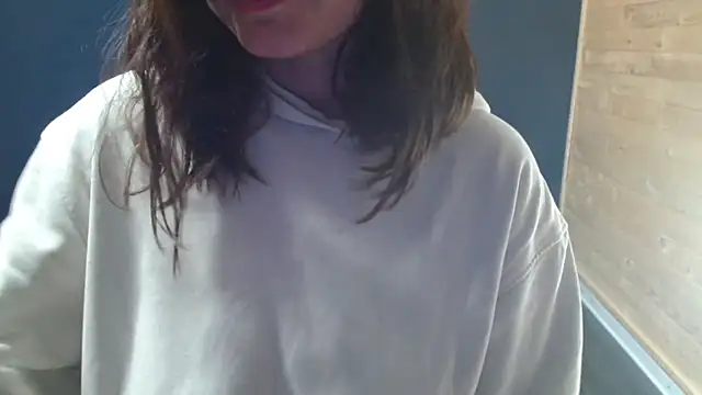 Snapshot of NovaBabe21 chatting on October 8, 8:27 am NovaBabe21 online show from October 8, 8:27 am