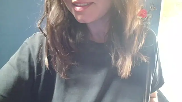 Snapshot of NovaBabe21 chatting on October 25, 7:51 am NovaBabe21 online show from October 25, 7:51 am