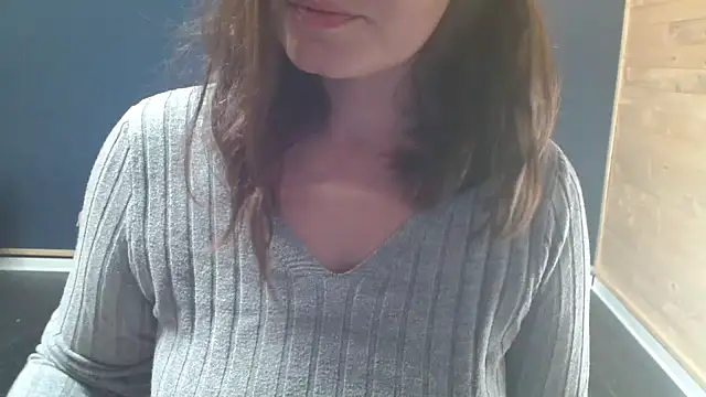 Snapshot of NovaBabe21 chatting on October 10, 12:44 am NovaBabe21 online show from October 10, 12:44 am