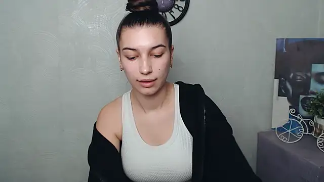 KarolinaRosse  online show from March 12, 10:05 am